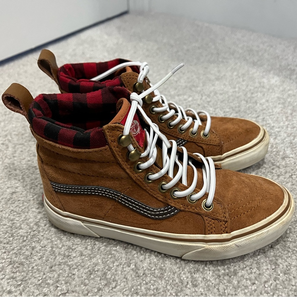 Vans Mte size 5.5